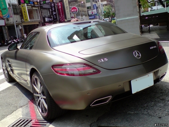好一個消光美女~SLS AMG