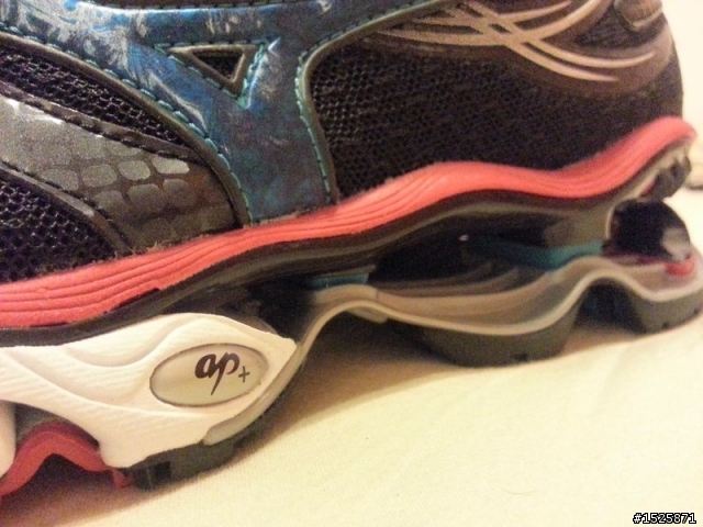 [開箱+初心得分享] 新手的Mizuno Wave Creation 14