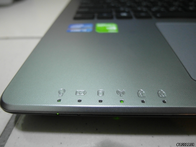 [開箱] ASUS X550VC i3-3110M GT720 2G HDD500GB 5400轉 RAM 8G 1600 Win8