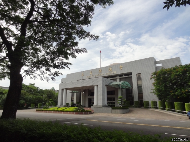 縣府及糖廠附近繞一圈…