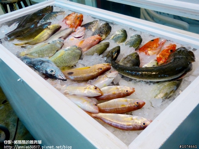 （東港）開業２０多年的東港新新海鮮家庭料理！整天都有營業！嗆名打卡有優惠，送脆皮豆腐！