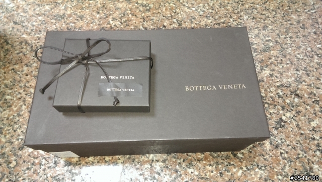 老婆送我的爸爸節禮物...Bottega Veneta(簡易開箱文)...