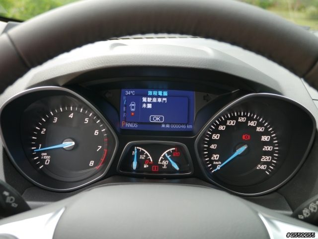 自己的第一台車1.6 KUGA 3G 開箱
