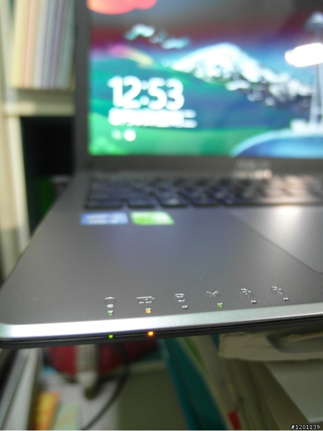 [開箱] ASUS X550VC i3-3110M GT720 2G HDD500GB 5400轉 RAM 8G 1600 Win8