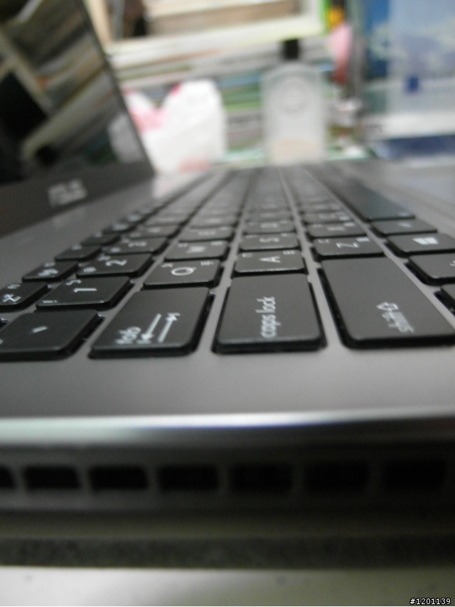 [開箱] ASUS X550VC i3-3110M GT720 2G HDD500GB 5400轉 RAM 8G 1600 Win8