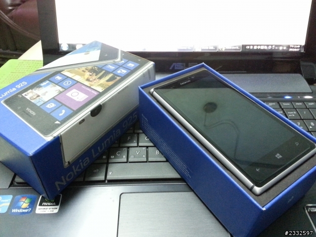 NOKIA我回來了，925不專業開箱(新增心得，夜拍照)