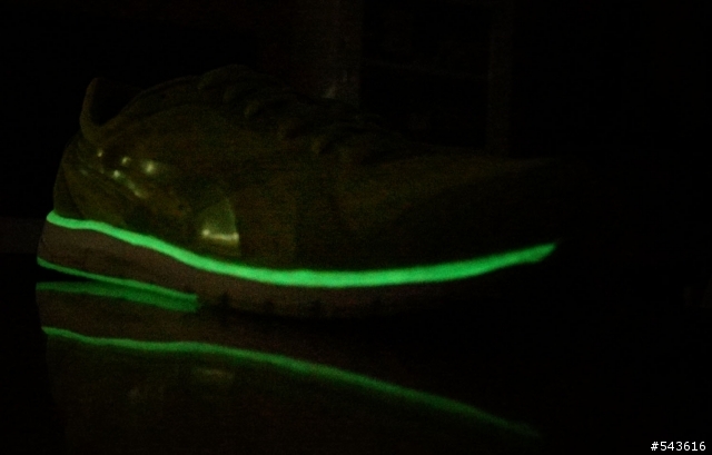 [丁仔分享]PUMA FAAS 300 V2 GLOW名副其實的夜光慢跑鞋!!好覲阿!!