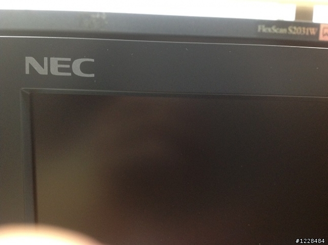 [奈米級開箱] 颱風天的NEC PA271W