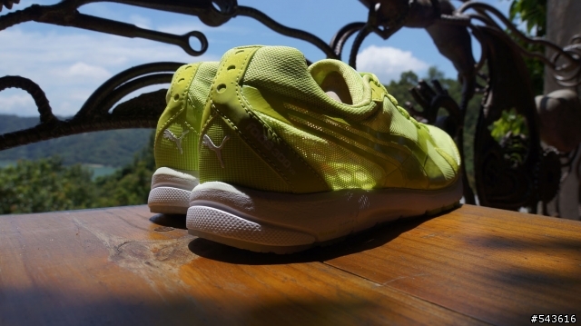 [丁仔分享]PUMA FAAS 300 V2 GLOW名副其實的夜光慢跑鞋!!好覲阿!!