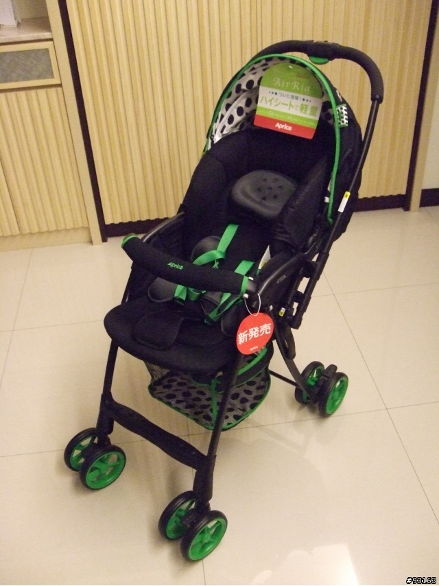 [簡單開箱]挑高型座椅 最輕量 Aprica air ria 689