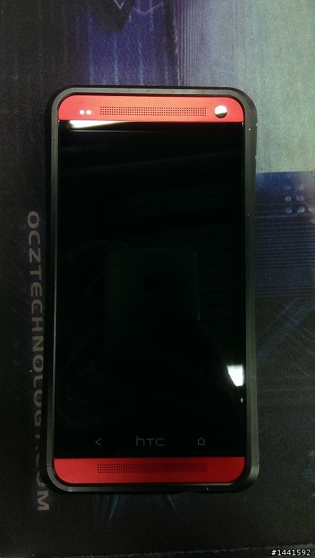 【開箱】依然HTC~ 紅 ONE 32G