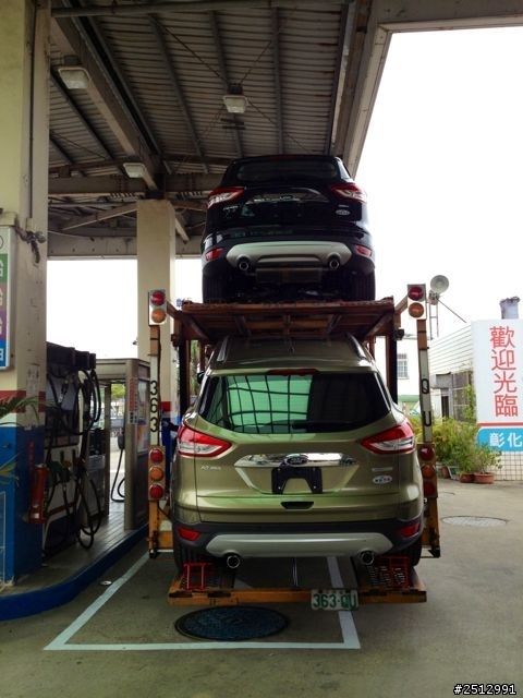 路邊驚見娃娃車！！！好美阿