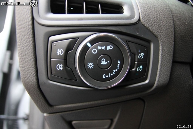 [開箱] 簡單開箱 雙離合大不同 Ford Focus MKIII 6W X VW Golf 6