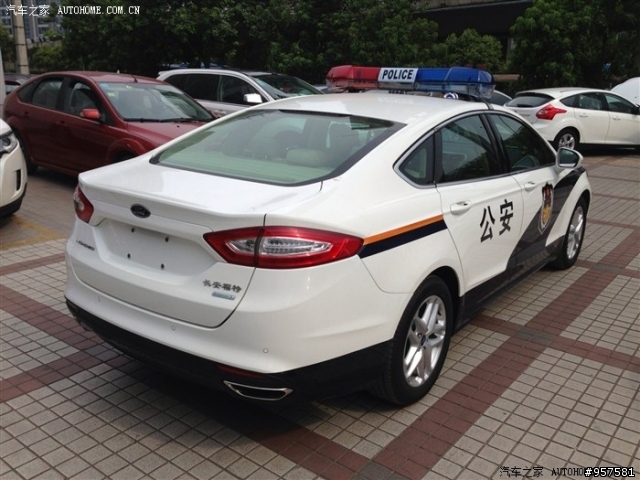MONDEO MK5 警車