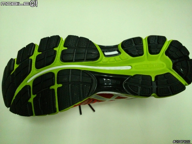 亞瑟士 ASICS NIMBUS 15 不專業開箱分享(無實測)