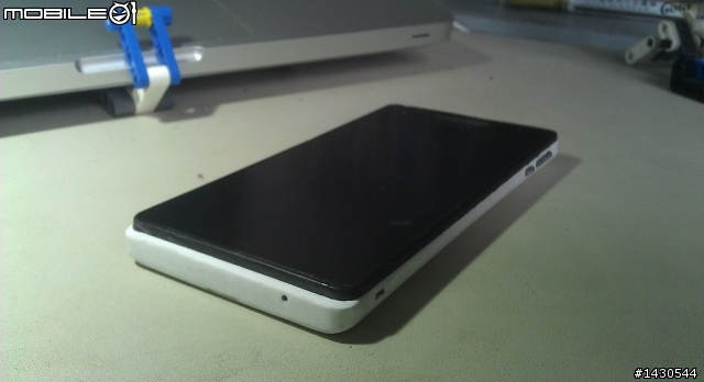 不一樣的Xperia V