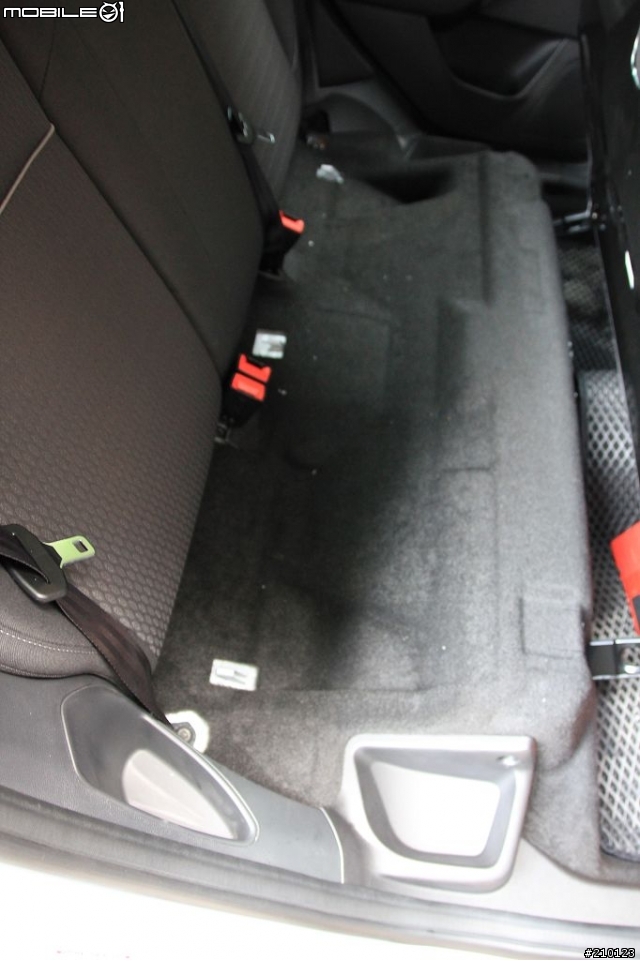 [開箱] 簡單開箱 雙離合大不同 Ford Focus MKIII 6W X VW Golf 6