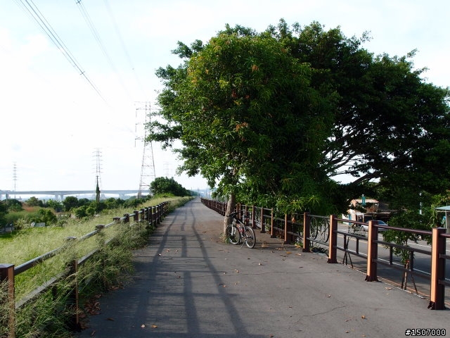 來去吹海風看日落...大肚溪出海口!