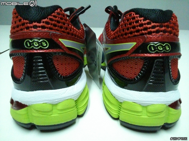 亞瑟士 ASICS NIMBUS 15 不專業開箱分享(無實測)