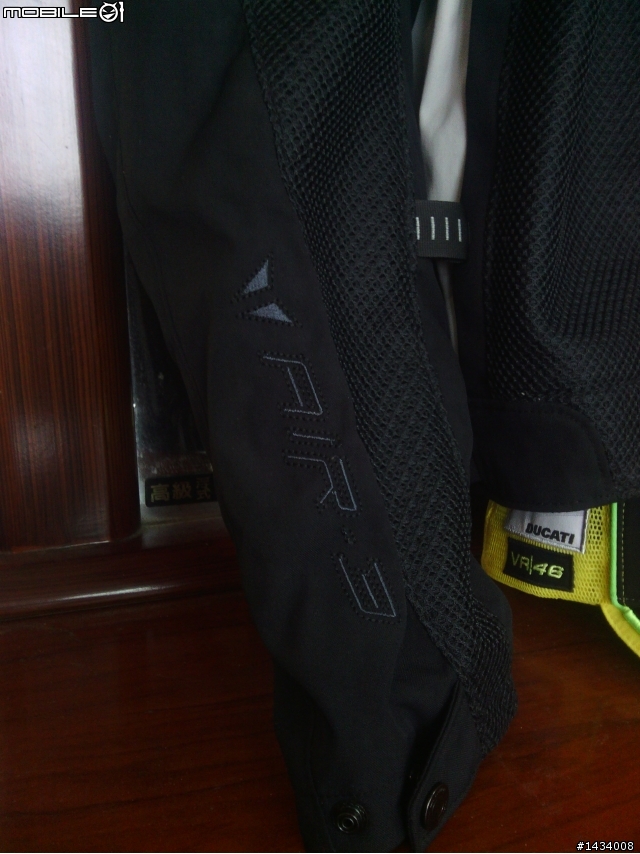 Dainese G.Air3 Tex jacket 2013夏季防摔衣與WAVE G2龜殼簡易開箱
