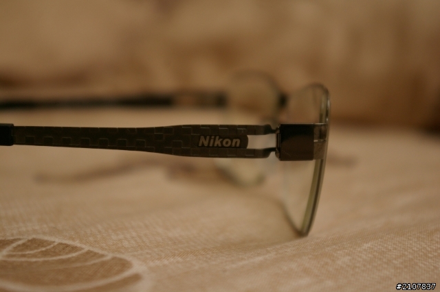 nikon鏡架+永信全視線...這保卡正確嗎?