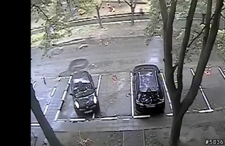 停車技術也太差了吧