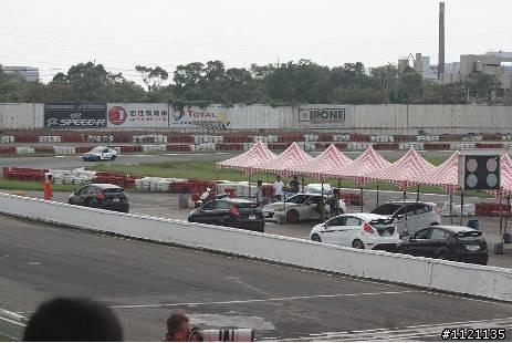 德國進口手排Fiesta週年開箱回憶&周末賽道+鐵道亂闖記