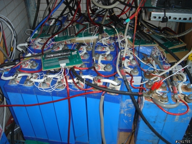 居家獨立型太陽能發電系統之磷酸鋰鐵電池完成版