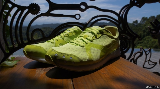 [丁仔分享]PUMA FAAS 300 V2 GLOW名副其實的夜光慢跑鞋!!好覲阿!!