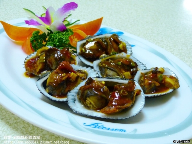（東港）開業２０多年的東港新新海鮮家庭料理！整天都有營業！嗆名打卡有優惠，送脆皮豆腐！