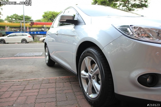 [開箱] 簡單開箱 雙離合大不同 Ford Focus MKIII 6W X VW Golf 6