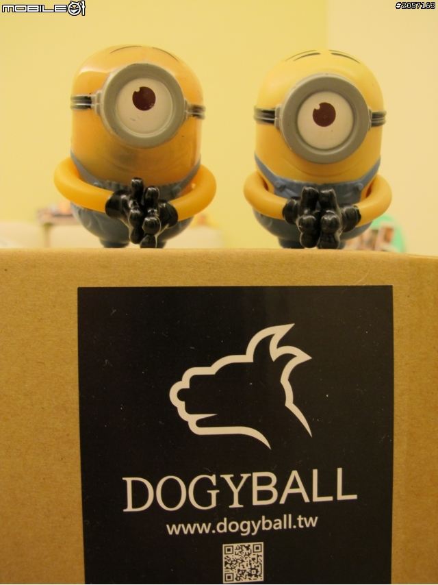 一起走過的第三個七夕情人節貼心禮-“Dogyball雕花牛津鞋”簡單開箱(淚)
