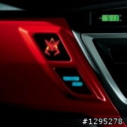 TOYOTA 公布「鋼彈-夏亞專用 AURIS」動畫宣傳影片 展現夏亞駕車英姿。