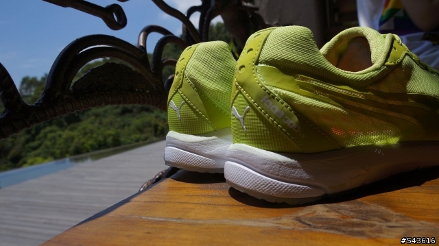 [丁仔分享]PUMA FAAS 300 V2 GLOW名副其實的夜光慢跑鞋!!好覲阿!!