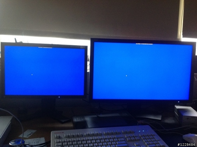 [奈米級開箱] 颱風天的NEC PA271W