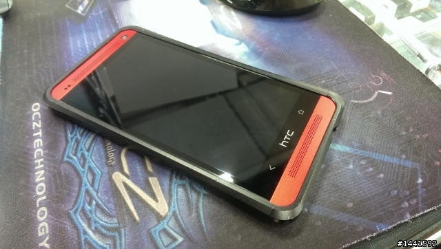 【開箱】依然HTC~ 紅 ONE 32G