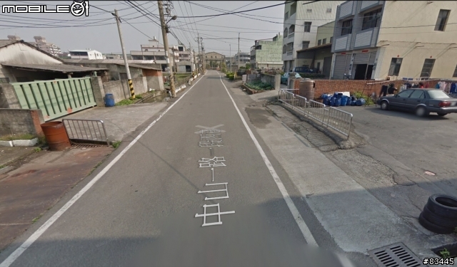 請教!!! 無中線的道路的路權及責任歸屬??