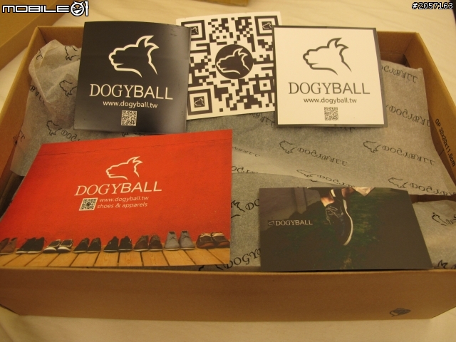 一起走過的第三個七夕情人節貼心禮-“Dogyball雕花牛津鞋”簡單開箱(淚)