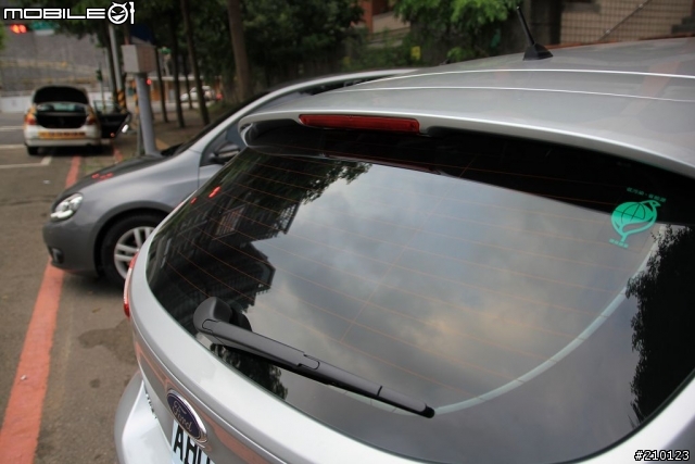 [開箱] 簡單開箱 雙離合大不同 Ford Focus MKIII 6W X VW Golf 6