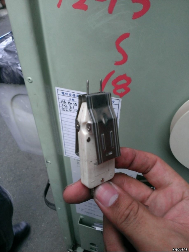 有人知道這種查線接頭去哪買嗎？