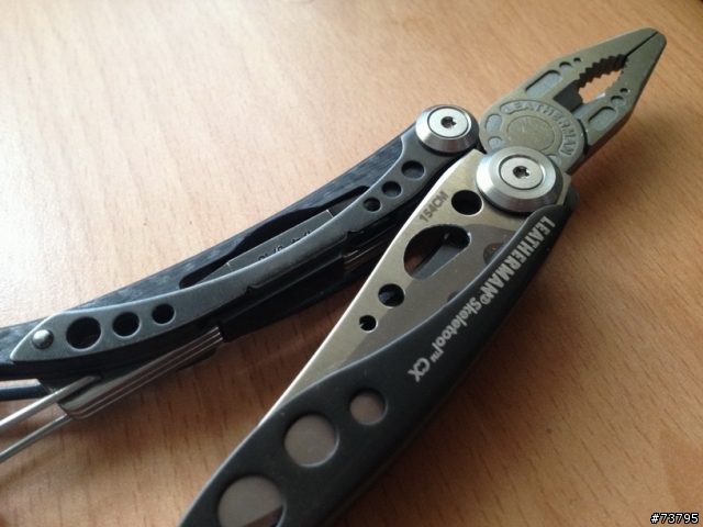 男人的工具箱好像永遠少一個雞絲......我終於找到了...Leatherman_Skeletool CX (碳纖黑版)