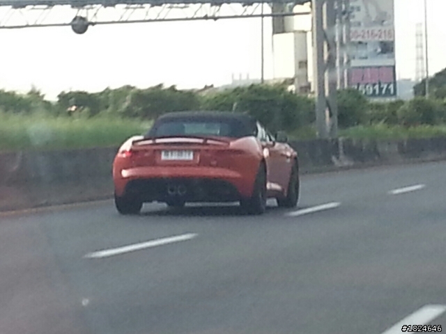 請教這是什麼車?