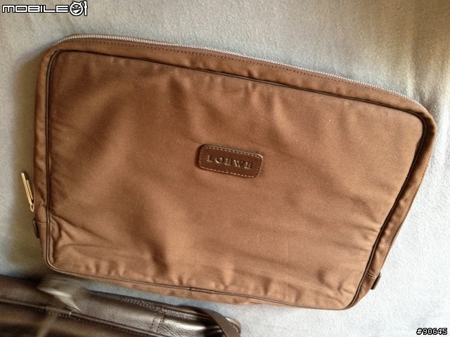 請大神鑑定Loewe包