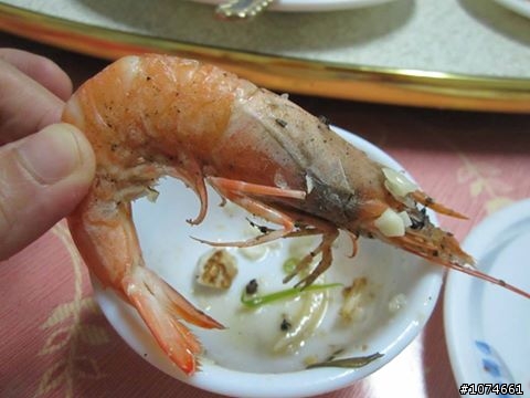 （東港）開業２０多年的東港新新海鮮家庭料理！整天都有營業！嗆名打卡有優惠，送脆皮豆腐！