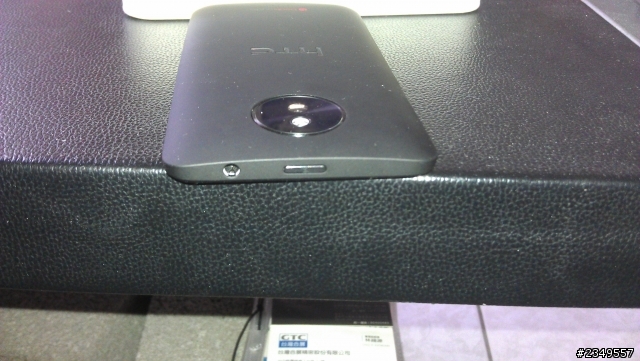 HTC Desire600c 簡單開箱