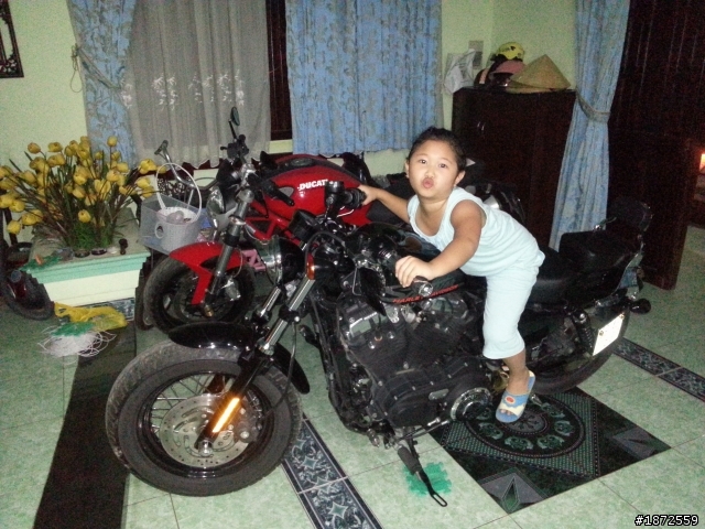 哈雷腳踏板加裝LED燈殺車燈和方向燈