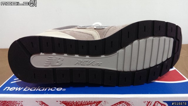 【開箱】New Balance MRL996AG