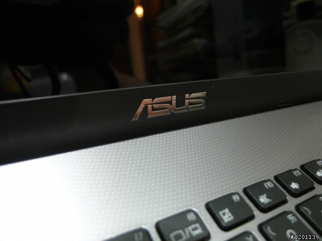 [開箱] ASUS X550VC i3-3110M GT720 2G HDD500GB 5400轉 RAM 8G 1600 Win8