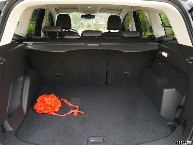 自己的第一台車1.6 KUGA 3G 開箱