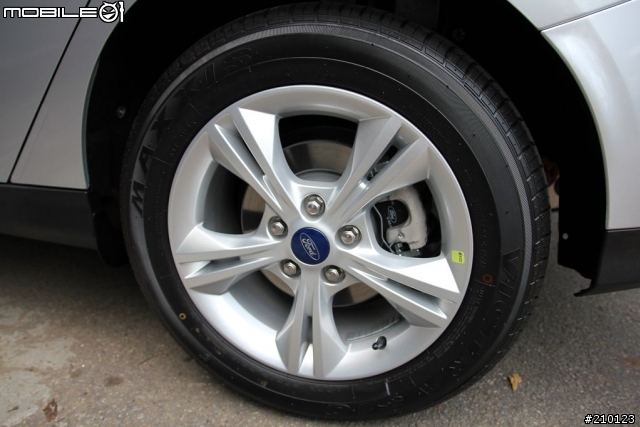 [開箱] 簡單開箱 雙離合大不同 Ford Focus MKIII 6W X VW Golf 6